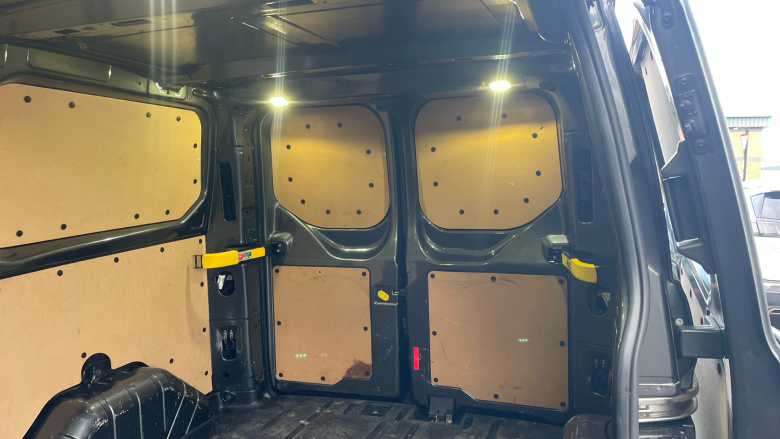 Ford Transit Custom 270 Swb Diesel Fwd 2.0 TDCi 130ps Low Roof Limited Van